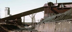 Omslagets baksidebild. Klicka f&ouml;r mer info om v&aring;r nya film!