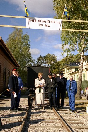 Bild från invigningen av KUJmf:s 25-årsjubileum 2000. Klicka för större bild! (130 kB)